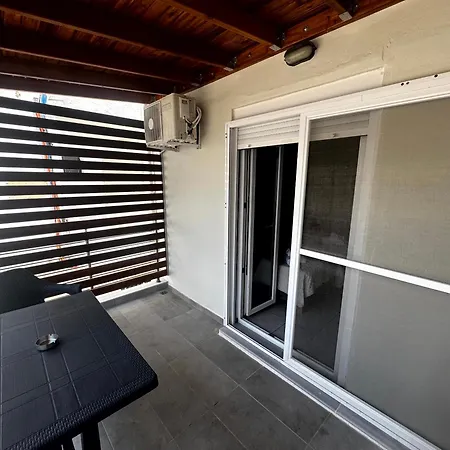 Andreas Studios Apartment *